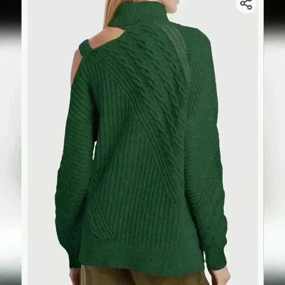 AMAZON  BRAND | Women's Dark Green Cold Shoulder Oversized Knitted Sweat… - Picture 2 of 7